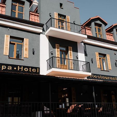 Hotel Dynasty Kamianets-Podilskyi Exterior foto